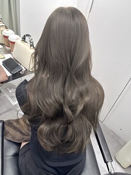 リラ バイ ミラ 新宿(LILA by MILA) メルティカラーフェミニンロング似合わせカットレイヤーカット