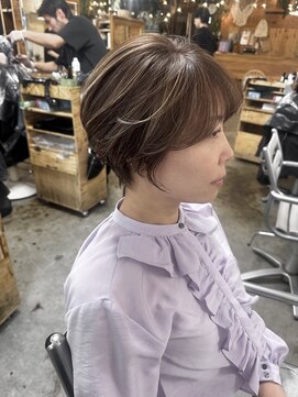 ウィークエンド(WEEKEND) 白髪活かしハイライト