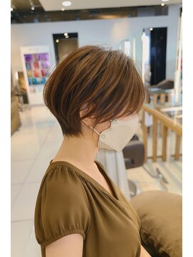 ロハスバイケンジ(LOHAS by KENJE) 【小田急相模原】大人ショート×白髪ぼかしハイライト