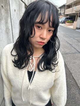 暗髪　ゆるラフウェーブ