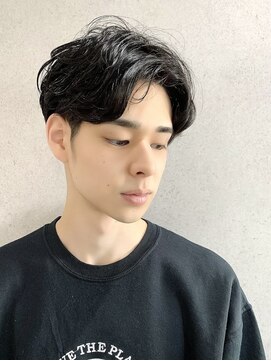 ヤリーバイミクマル(yaree by micmal.) メンズツーブロックパーマ韓国風センターパートナチュラルパーマ