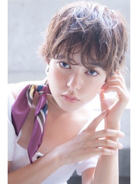 テイラー(Taylor) ［Taylor］☆ 3Dカラー 大人可愛い抜け感ショート