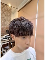 リット(lit.)&nbsp;マッシュ　　2ヶ月前に波巻きパーマ　ツーブロック　刈り上げ