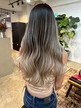 メリー オオサカ(Merly Osaka) contrast balayage