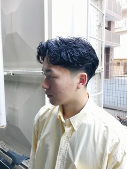 ウェルネス(Wellness)の写真/平日限定でお得に高再現性のカット＋パーマを体験！朝のセットも楽々に/9AM-9PMまで営業