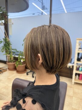 トップスタイル リッチ 大人女性に人気　丸みショート