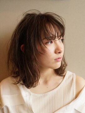 メゾン アヴァロ(Maison Avallo) フェイスレイヤーミディアム