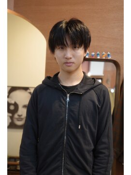 エディ(Edy) マッシュウルフ韓国ヘアセンターパートコンマバング眉毛カット