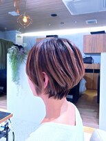 ゼストララ(ZEST Lara) ショートレイヤーボブ