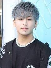 キング 楠葉店(K!ng)&nbsp;フェザーショートアップバングセンターパートメンズハイライト