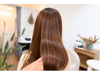 リトルスマイリー 辻堂店(Little Smiley)の写真/カットをしない月も、1時間で毛先までつるん。髪質改善スパで大人女性のうねり・パサつきを艶髪へ