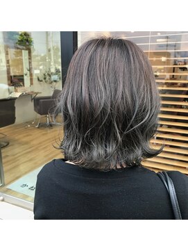 メイヘア(May Hair) ブルーアッシュの外ハネボブ