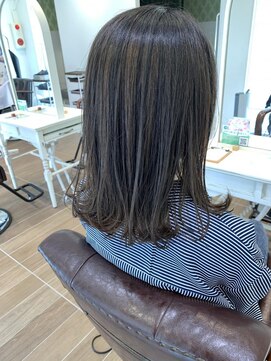 ミリア 茅ヶ崎店(Mirea) 【ナチュラルハイライト】白髪染め