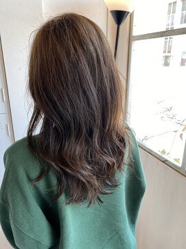 ヘアーエポック(hair epoque) 赤み、茶髪解消!大人可愛いアッシュグレーカラーエアリーミディ
