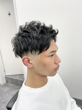 ベロ(Belo) フェード ツーブロック×アップバングショート