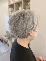 キミドリ(KIMIDORI) グレイヘアをより素敵にするショートボブ【恵比寿KIMIDORI】
