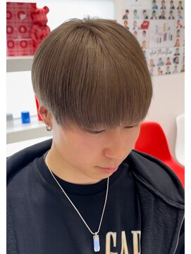 オーシャントーキョー 仙台(OCEAN TOKYO) ナチュラルマッシュブリーチミルクティーベージュ刈り上げ