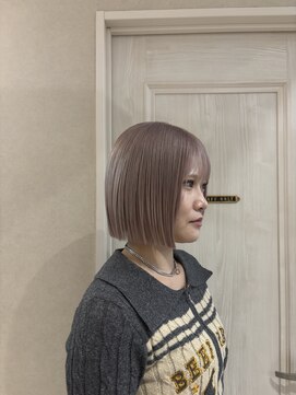 ローレン(Lolen.) シルバーグレージュ / 小顔に見せるヘア mai