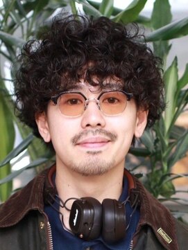 メンズサロン ブロック(Men's Salon bloc) スパイラルパーマ 強め マッシュ 黒髪ミディアム 30代 束感