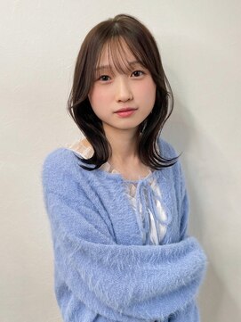 アンニュ(annuy) シースルーバング 顔周りレイヤー アッシュベージュ 髪質改善