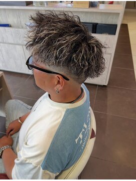 アース いわき店(HAIR&MAKE EARTH) メンズハイライト×ツイストスパイラルフェード