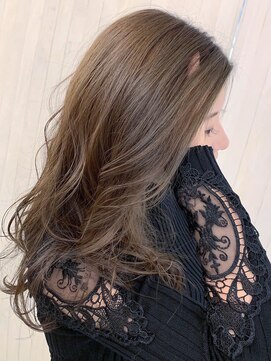 リアンバイアリュール(Lian by Allure) 《Lian by Allure》小田桐　潤　　透明感グレージュカラー