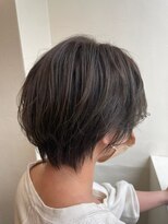 エンレイ(enRei)&nbsp;襟足すっきりネオウルフ風くびれショート暗髪ダークグレージュ