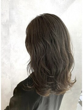 アイディール(:ideal) 20代30代40代☆赤みの強い方でも、艶のあるグレージュで透明感UP