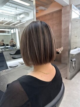 イキ 表参道(iki omotesando) ミディアムヘア/スラッシュ/グレージュカラー/デザインカラー