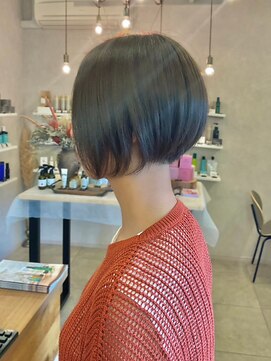 イーズヒュウ(ease HUE.) 似合わせ前下がりショート/ナチュラルブラウン