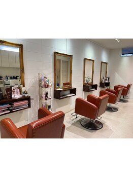 【駐車場完備】マンツーマン×1人1人に寄り添う丁寧なカウンセリングで上質な仕上がりをご提供◎