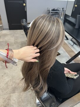 ロイ(ROI) バレイヤージュカラー★