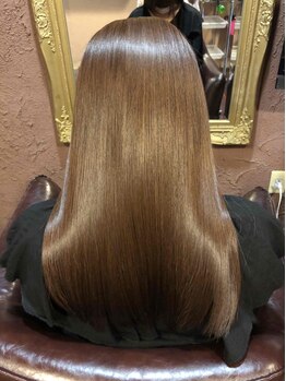 ヘアーメイク トレコローリ(hair make trecolori)の写真/ぺたっとならず程よくふんわり♪まっすぐになりすぎない自然なストレートヘア◎【津田沼駅】
