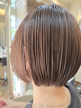 ハグエヴェック(HUG AVEC) ぱっつんボブ