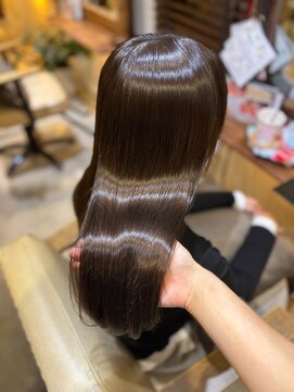 リゴッツ ドゥア プトゥリ(Regottz dua putri) 暗めカラー髪質改善×艶髪10.30