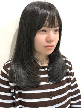 ルネシミズ(Rune shimizu) レイヤーカット/透明感カラー