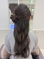 オフ(off)&nbsp;くるみちゃんヘア×編み込みハーフアップ