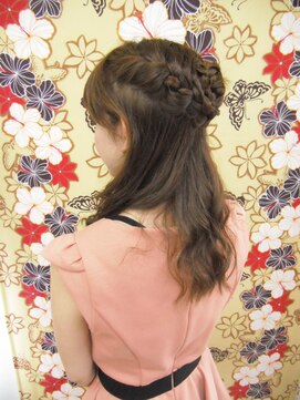 ヘアメイク プリンセス(Hair Make PRINCESS) 編み込みハーフアップ