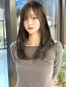 シティ(CITY) 毛先軽めがポイントのワンホンレイヤー 韓国ヘア 顔周りカット