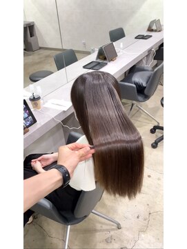 キュア 表参道(CURE) 黒髪/グレージュカラー/ココアベージュ/ヘルシーロング/表参道