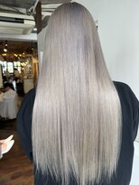 トロニー(TLONY) ホワイトグレージュ　ブリーチ　stylist/miaki
