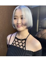 トニーアンドガイ 青山店(TONI & GUY)&nbsp;姫カット ミニボブ × ホワイトシルバー エンズカラー 裾カラー