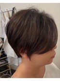 前下がりハンサムショート