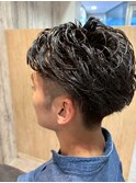 清潔感×男らしさ。動きで魅せる爽やかツーブロックパーマ