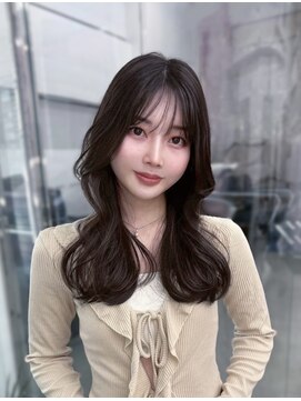 黒髪韓国小顔レイヤーイメチェン暗めオリーブグレークラゲヘアー