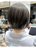 アフロート ルヴア(AFLOAT RUVUA) 「岩田莉奈」地毛風縮毛矯正 ひし形ショートボブ 白髪染め 新宿