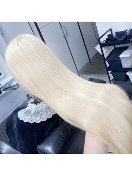 アルケム 学芸大学(AlChem)の写真/圧倒的技術のケアブリーチは勿論、ブリーチ毛のための縮毛矯正"酸性ストレート"もご用意！ 髪色と質感に◎