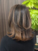カミエ(kamie)&nbsp;【kamie北浜】まるでハイライト。ブリーチなしで明るい白髪染め