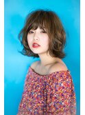 アッシュベージュ×外ハネシフォンボブ
