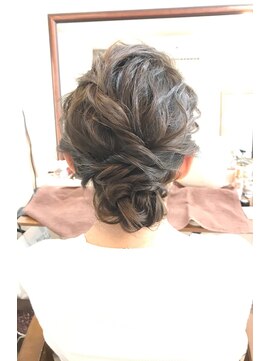 ロカット サロン(Roquat Salon) ゆるふわ前髪アップアレンジ【ヘアセット 立川/立川南/成人式】